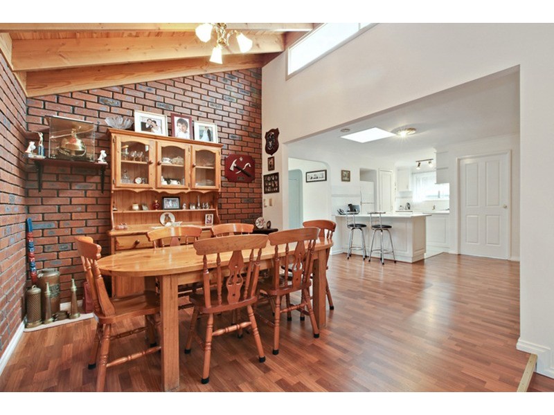 34 Durham Crescent, Hoppers Crossing VIC 3029