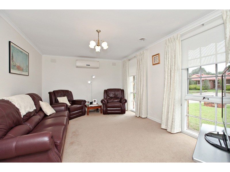 34 Durham Crescent, Hoppers Crossing VIC 3029