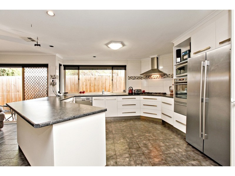 6 Pamela Court, Werribee VIC 3030