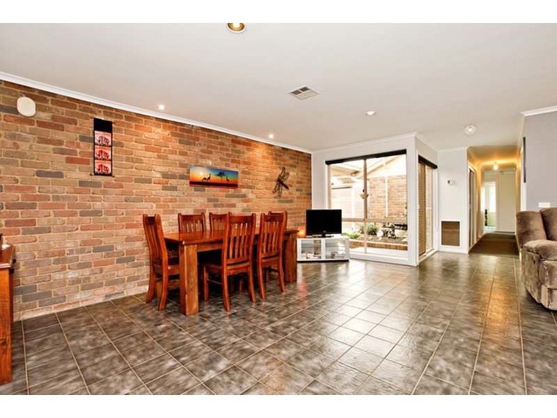 6 Pamela Court, Werribee VIC 3030