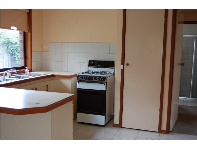 2/2 Corella Place, Werribee VIC 3030