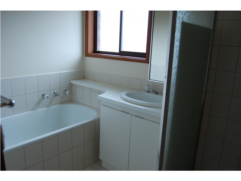 2/2 Corella Place, Werribee VIC 3030