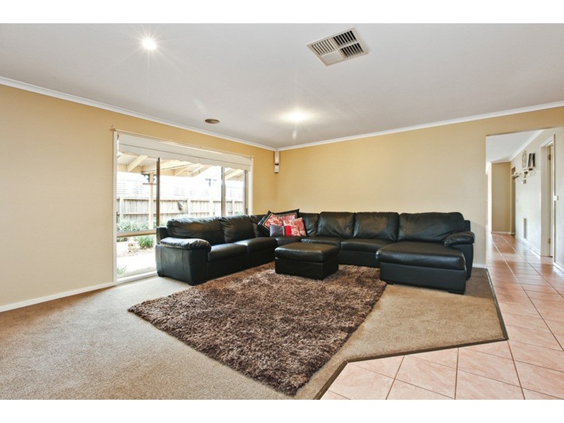 30 Ashton Crescent, Hoppers Crossing VIC 3029