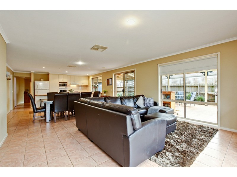 30 Ashton Crescent, Hoppers Crossing VIC 3029