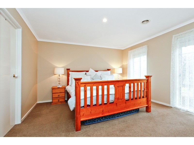 30 Ashton Crescent, Hoppers Crossing VIC 3029