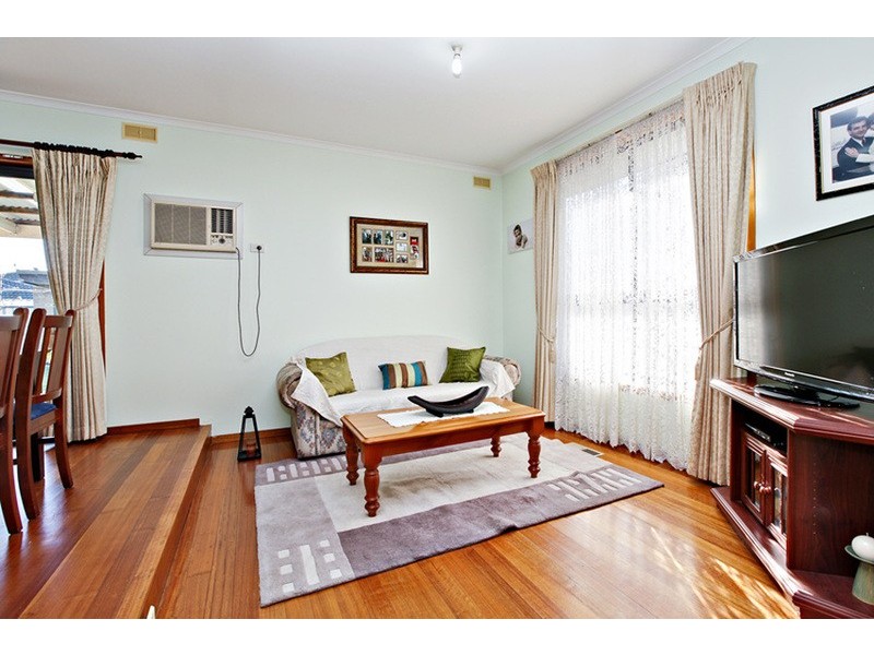 2 Cameron Avenue, Altona Meadows VIC 3028