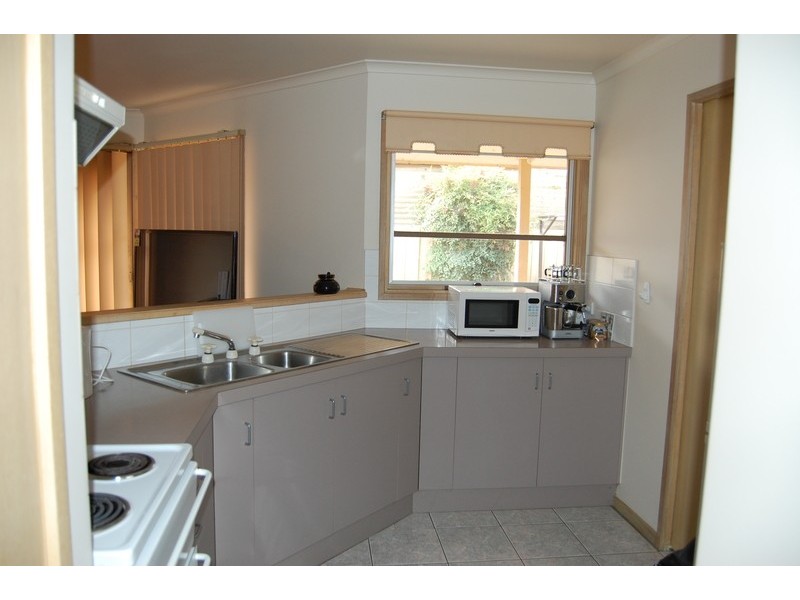 2/10 Bailey Street, Werribee VIC 3030