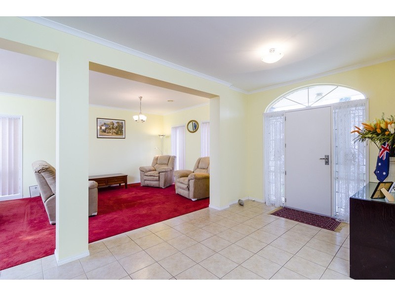 13 Maclarens Close, Wyndham Vale VIC 3024