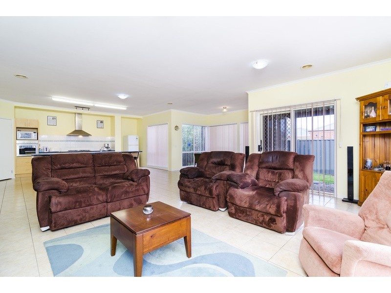 13 Maclarens Close, Wyndham Vale VIC 3024