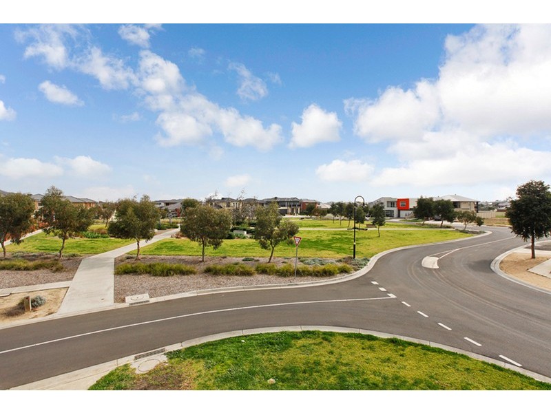 20 Eagles Nest Way, Point Cook VIC 3030