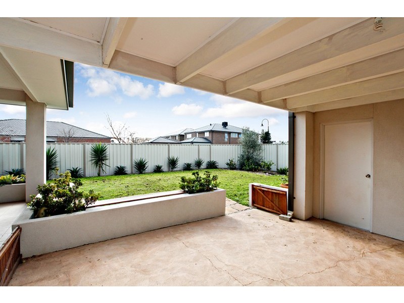 20 Eagles Nest Way, Point Cook VIC 3030