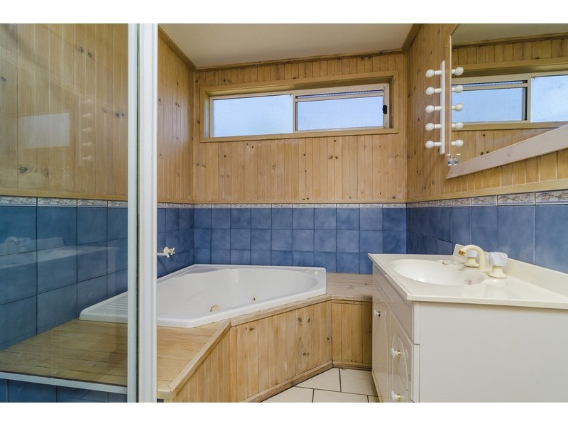 8 Frederick Court, Werribee VIC 3030