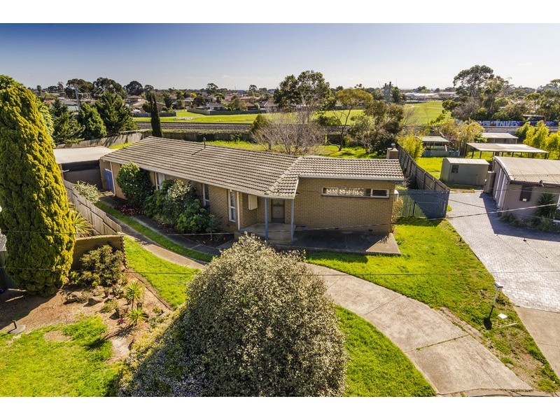 8 Frederick Court, Werribee VIC 3030
