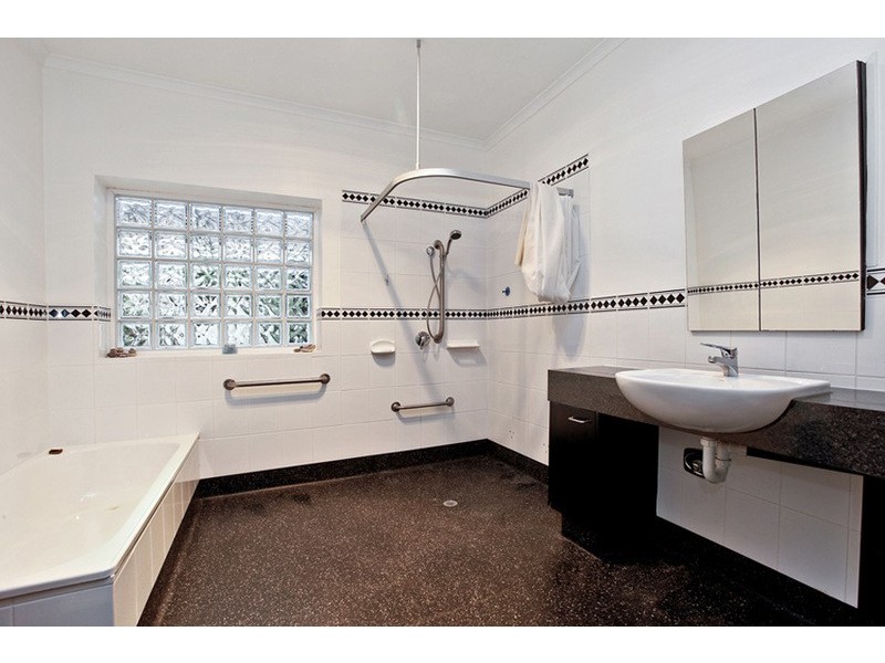 132 Werribee Street North, Werribee VIC 3030