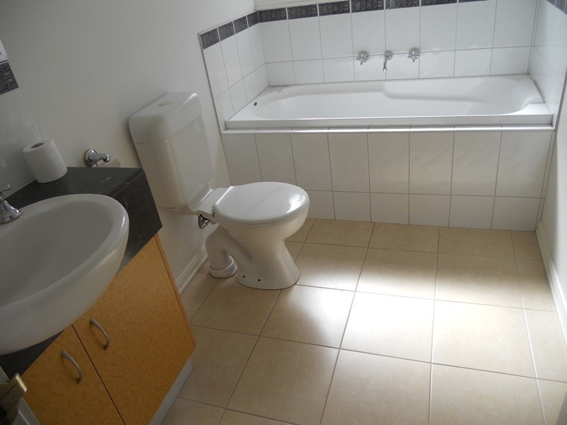 2/64 Mossfiel Drive, Hoppers Crossing VIC 3029