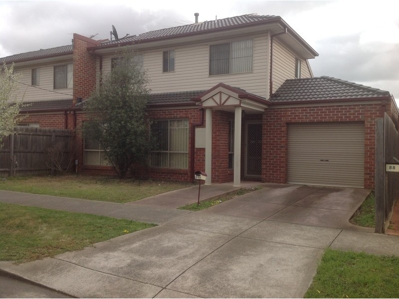 2/64 Mossfiel Drive, Hoppers Crossing VIC 3029