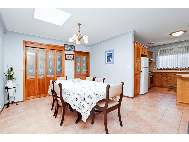 42 Knightsbridge Avenue, Altona Meadows VIC 3028