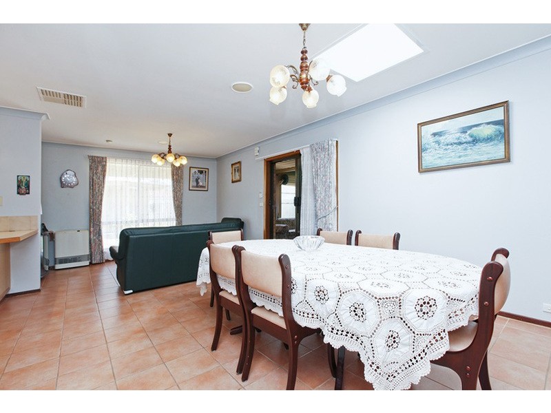 42 Knightsbridge Avenue, Altona Meadows VIC 3028