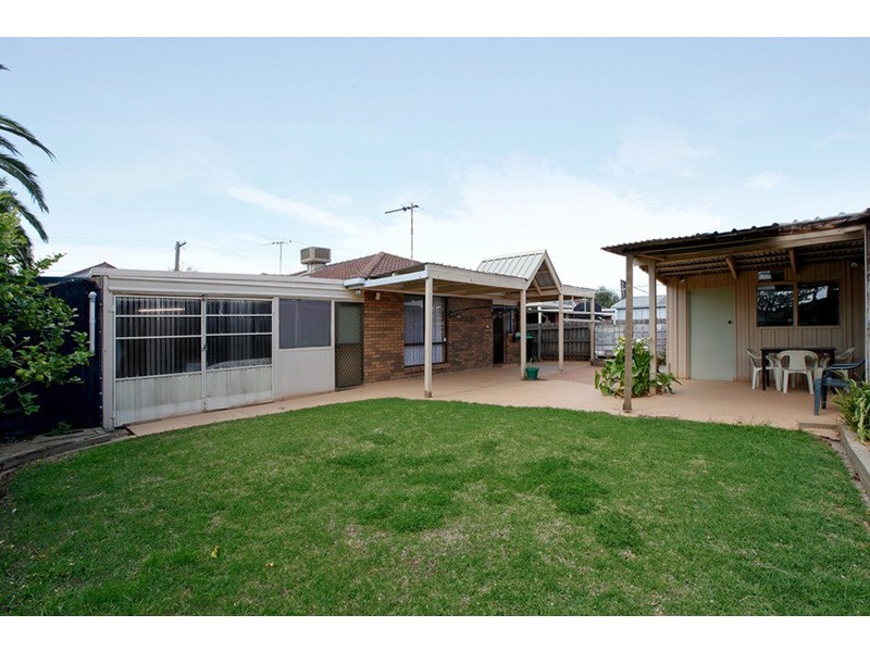 42 Knightsbridge Avenue, Altona Meadows VIC 3028