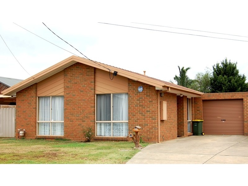 2/73 Greaves Street, Werribee VIC 3030