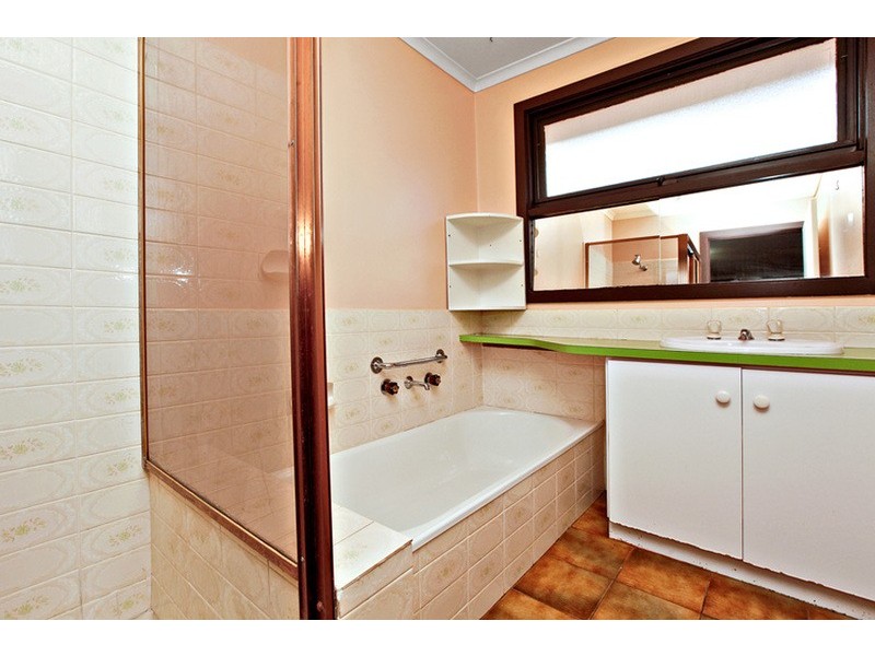 51 Cambridge Crescent, Werribee VIC 3030