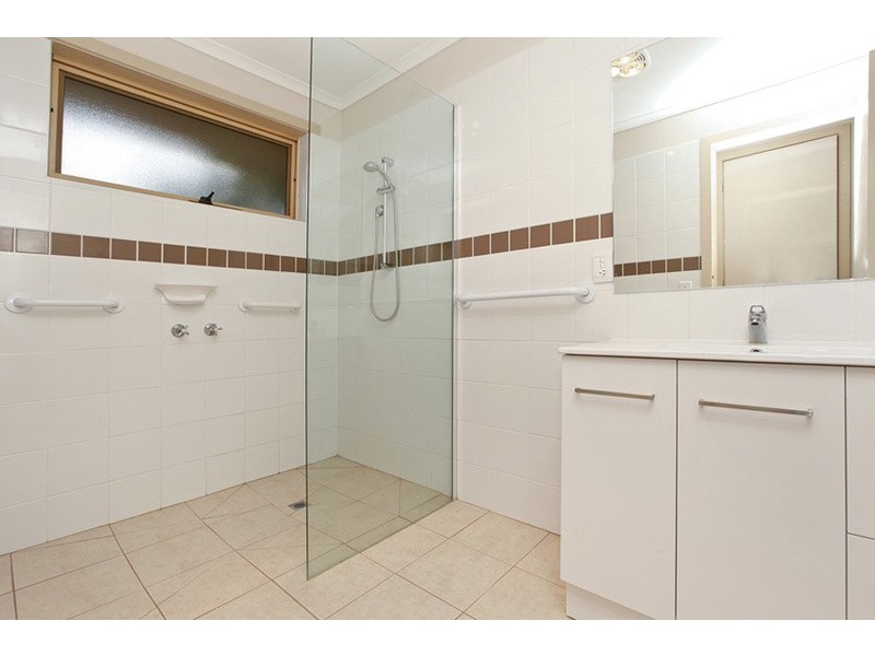 2/93 Mossfiel Drive, Hoppers Crossing VIC 3029