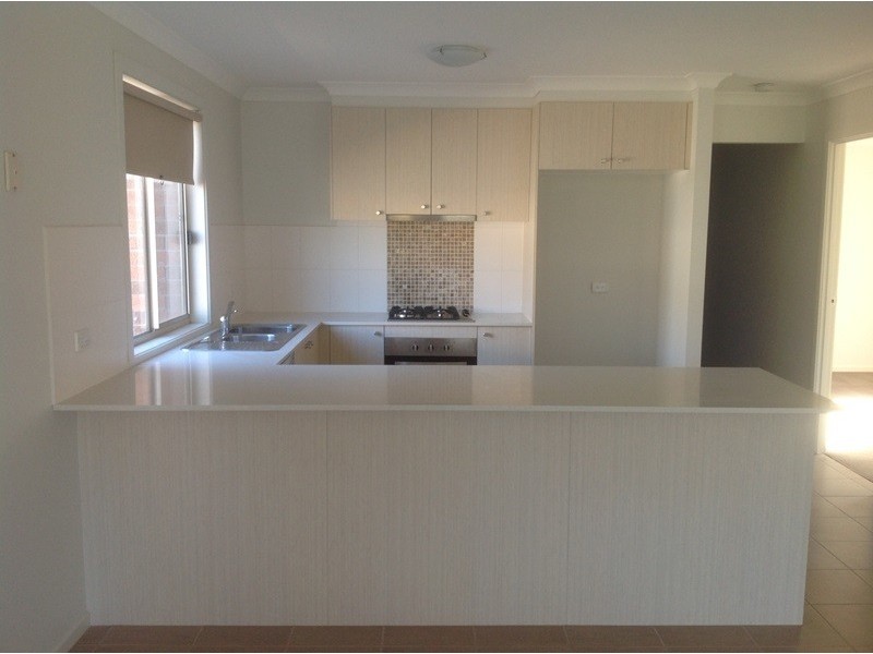 8 Kayla Avenue, Tarneit VIC 3029