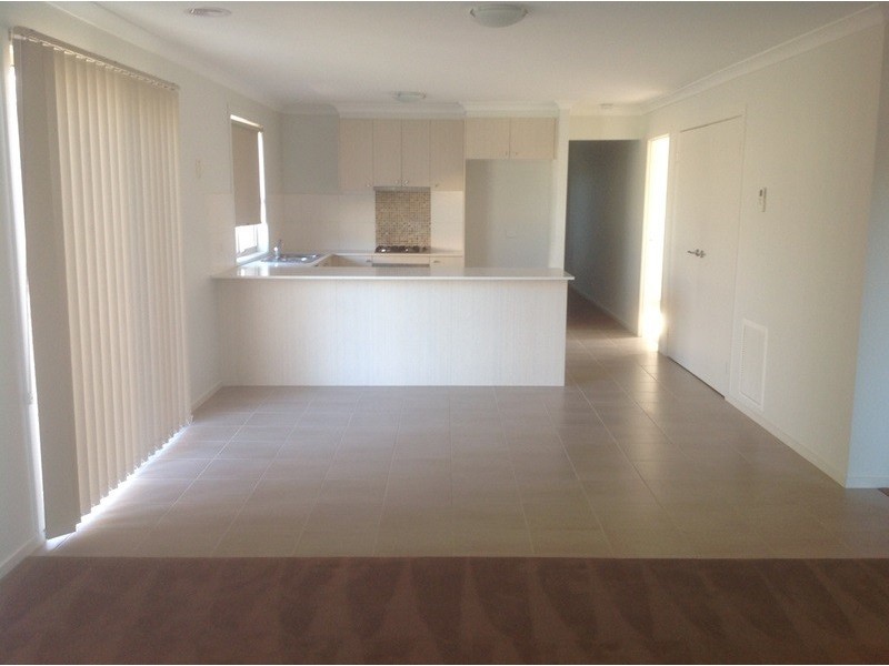 8 Kayla Avenue, Tarneit VIC 3029