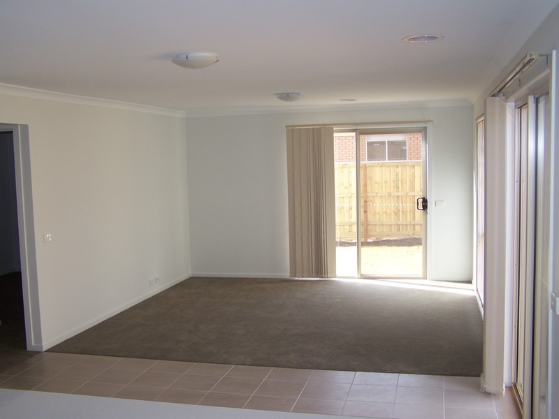 8 Kayla Avenue, Tarneit VIC 3029