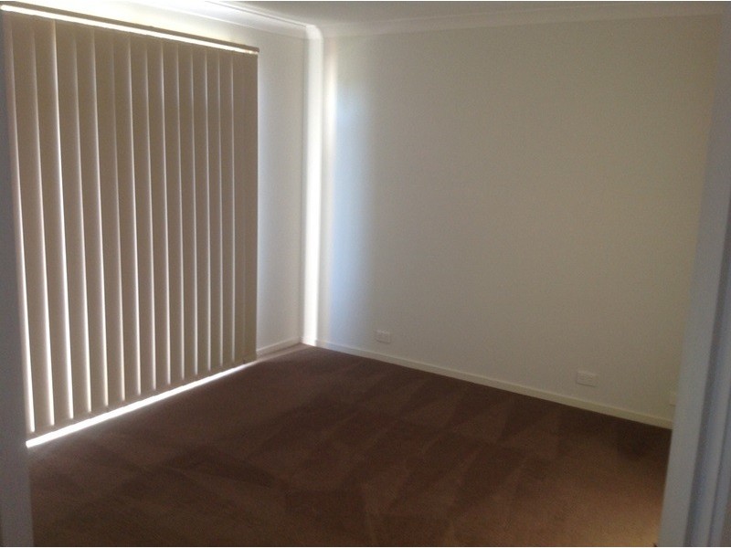 8 Kayla Avenue, Tarneit VIC 3029