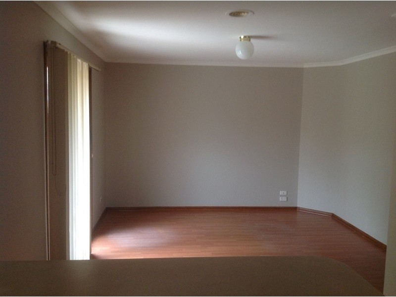 8 Cleveland Drive, Hoppers Crossing VIC 3029