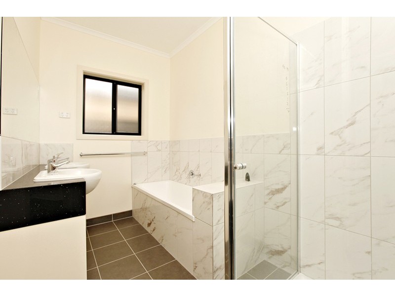 11 Pierbrook Avenue, Wyndham Vale VIC 3024