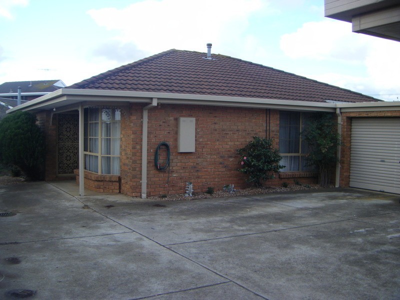 2/18 Cameron Drive, Hoppers Crossing VIC 3029