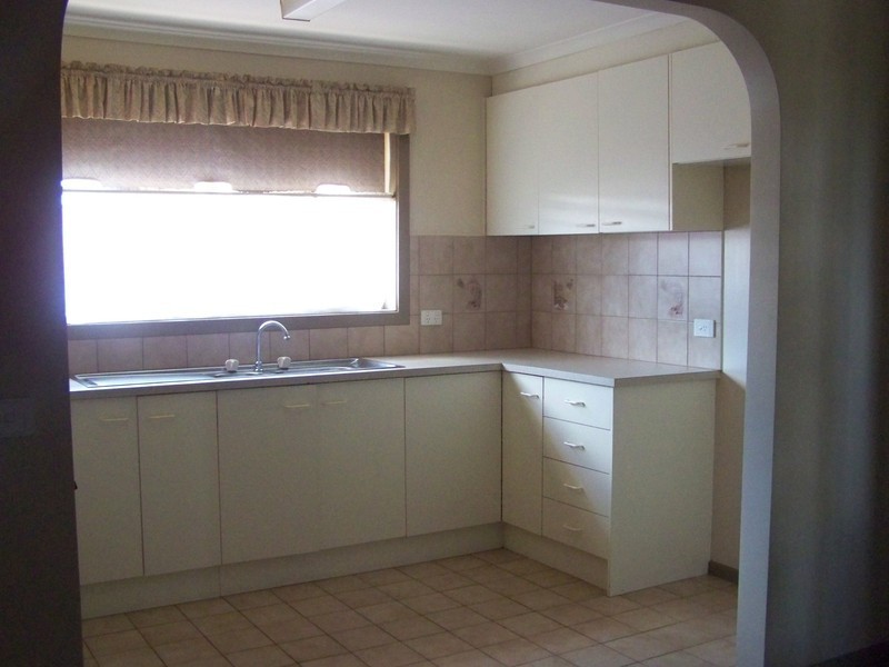 2/18 Cameron Drive, Hoppers Crossing VIC 3029