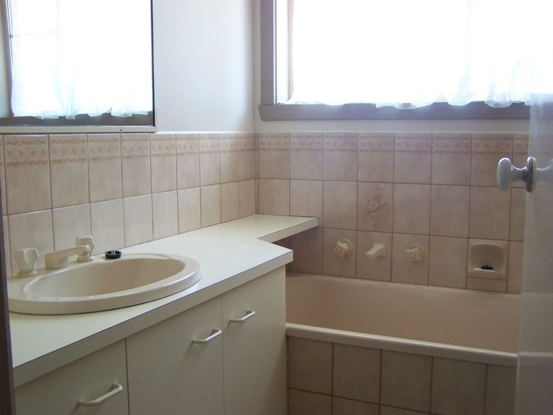 2/18 Cameron Drive, Hoppers Crossing VIC 3029