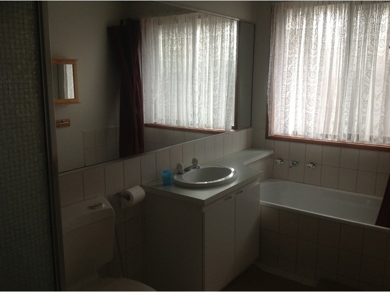 1/2 Corella Place, Werribee VIC 3030