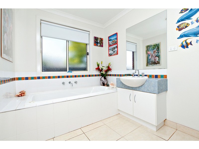 28 Hindmarsh Drive, Wyndham Vale VIC 3024