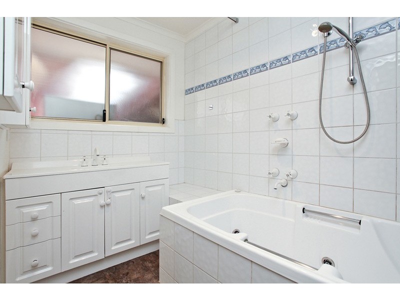 23 Clitheroe Drive, Wyndham Vale VIC 3024