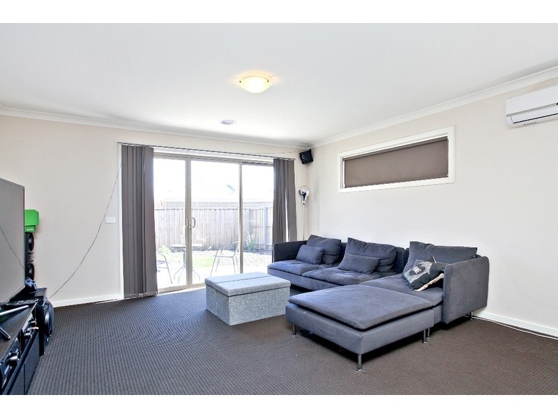 32 Pasadena Circuit, Point Cook VIC 3030