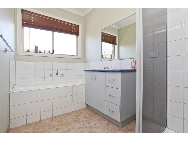 Unit 2/5 Hendriks Court, Werribee VIC 3030