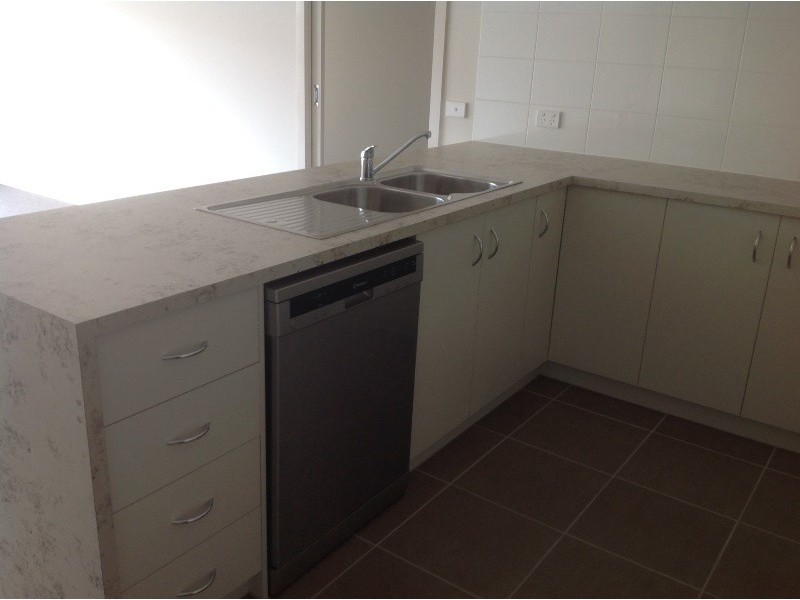 2/81 Powell Drive, Hoppers Crossing VIC 3029