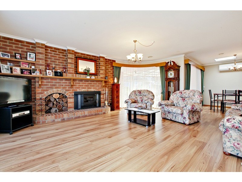 37 De Lisle Avenue, Sunbury VIC 3429