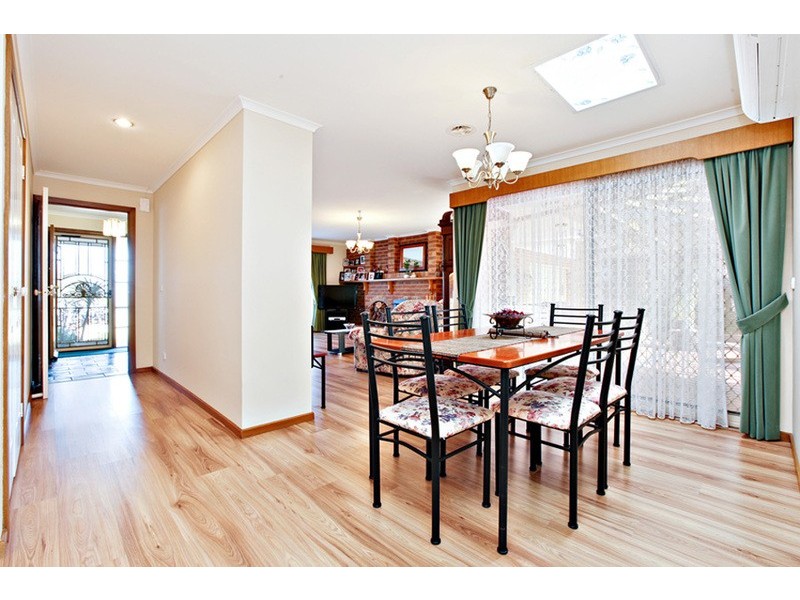 37 De Lisle Avenue, Sunbury VIC 3429