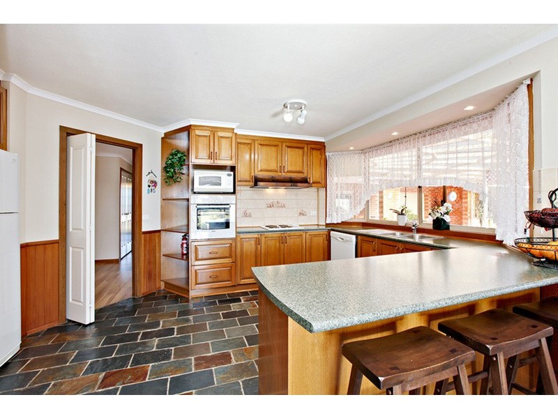 37 De Lisle Avenue, Sunbury VIC 3429