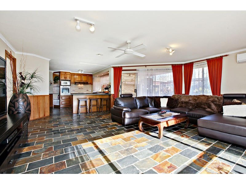 37 De Lisle Avenue, Sunbury VIC 3429