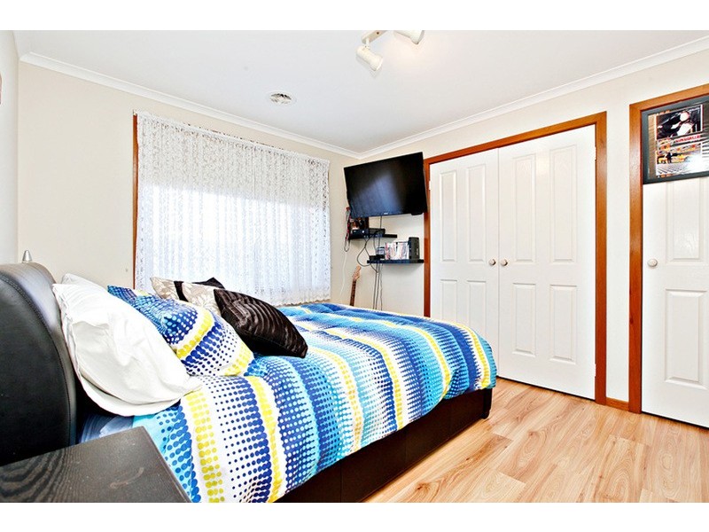 37 De Lisle Avenue, Sunbury VIC 3429