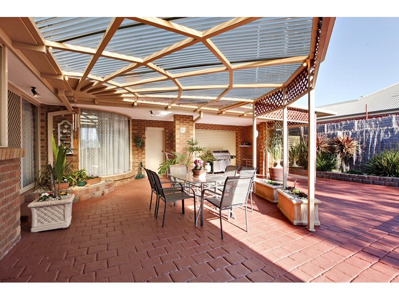 37 De Lisle Avenue, Sunbury VIC 3429