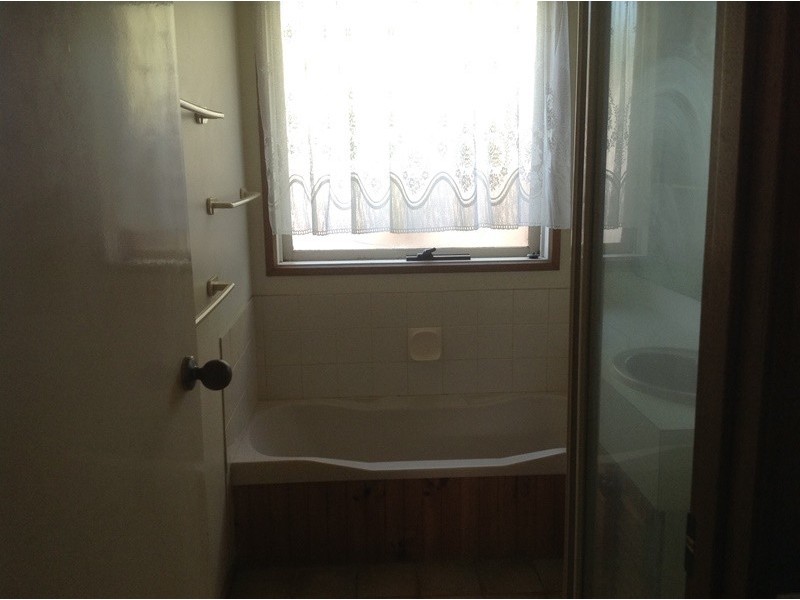 1/2 Fowler Street, Hoppers Crossing VIC 3029