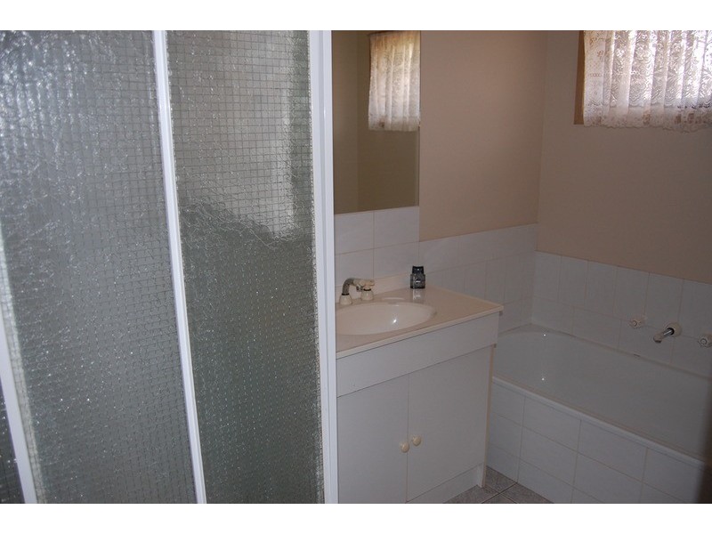 2/10 Bailey Street, Werribee VIC 3030