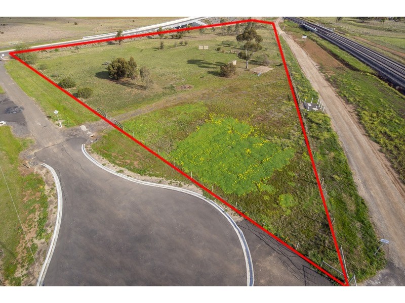 15 Gard Road, Mount Cottrell VIC 3024